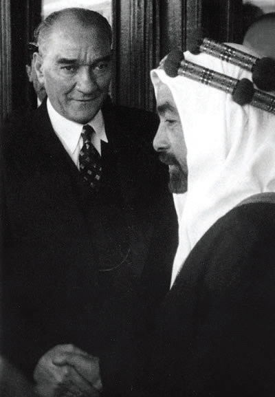 Mustafa Kemal (facing) and Abdullah I of Jordan in 1937