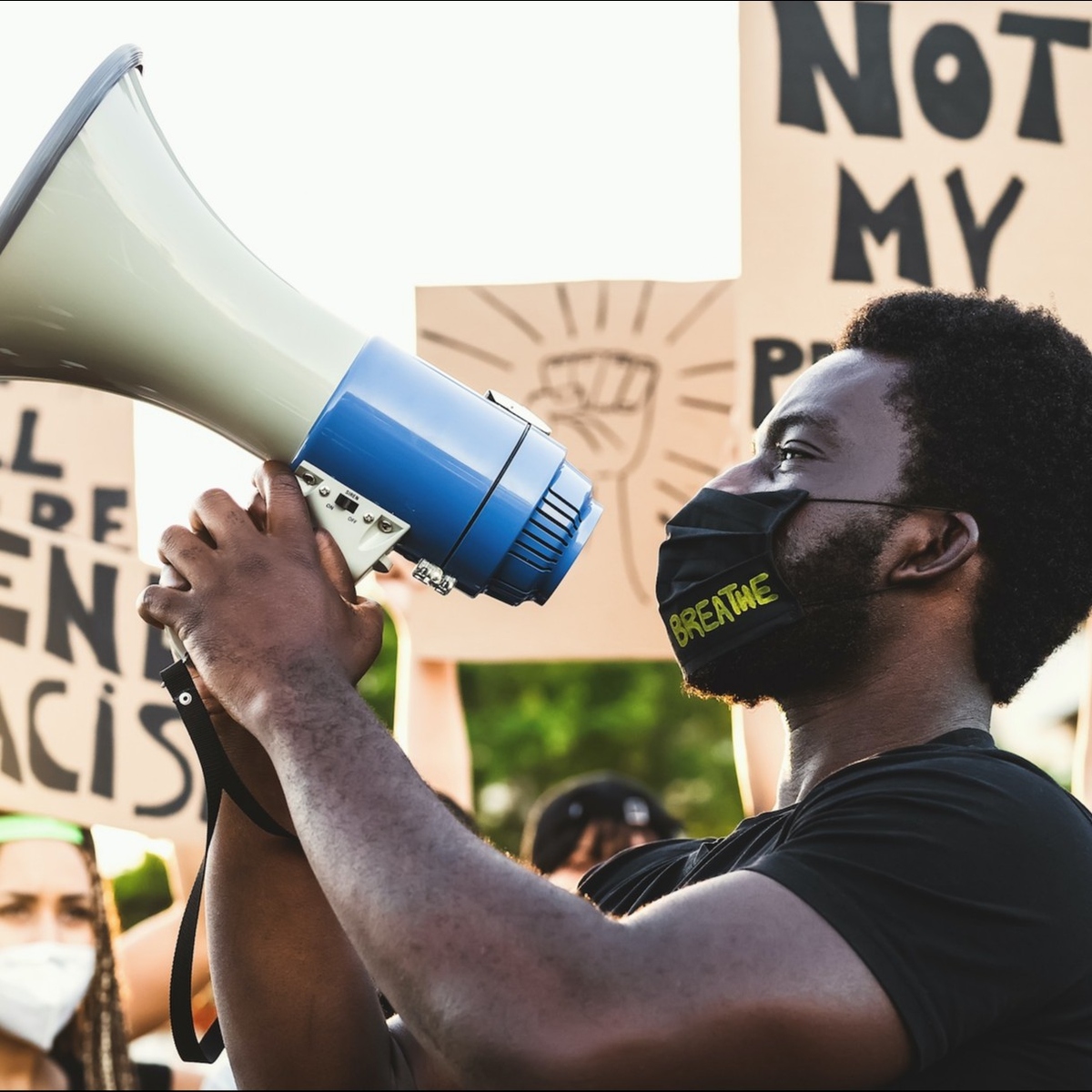 How Media Influences the Use of Violence in Protests: An Analysis of the Black Lives Matter and #StopTheSteal Movements - Vimarsana News