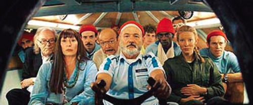 Figure 1. Steve Zissou with his fi lm crew in red caps.